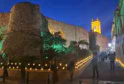 El casco antiguo de Calp se iluminará con velas en la segunda edición de “La Nit Encesa”, el próximo 7 de marzo