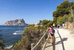 La senda Voramar Calalga Bassetes revalida por quinto año consecutivo el distintivo de Sendero Azul